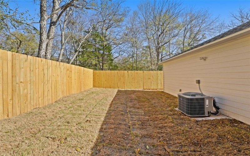 906 Benton Street, Bonham, TX 75418, 3 Bedrooms Bedrooms, ,2 BathroomsBathrooms,Residential,For Sale,906 Benton Street,20786999