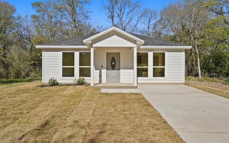 906 Benton Street, Bonham, TX 75418, 3 Bedrooms Bedrooms, ,2 BathroomsBathrooms,Residential,For Sale,906 Benton Street,20786999