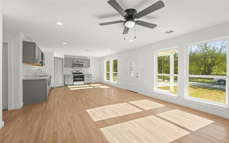906 Benton Street, Bonham, TX 75418, 3 Bedrooms Bedrooms, ,2 BathroomsBathrooms,Residential,For Sale,906 Benton Street,20786999