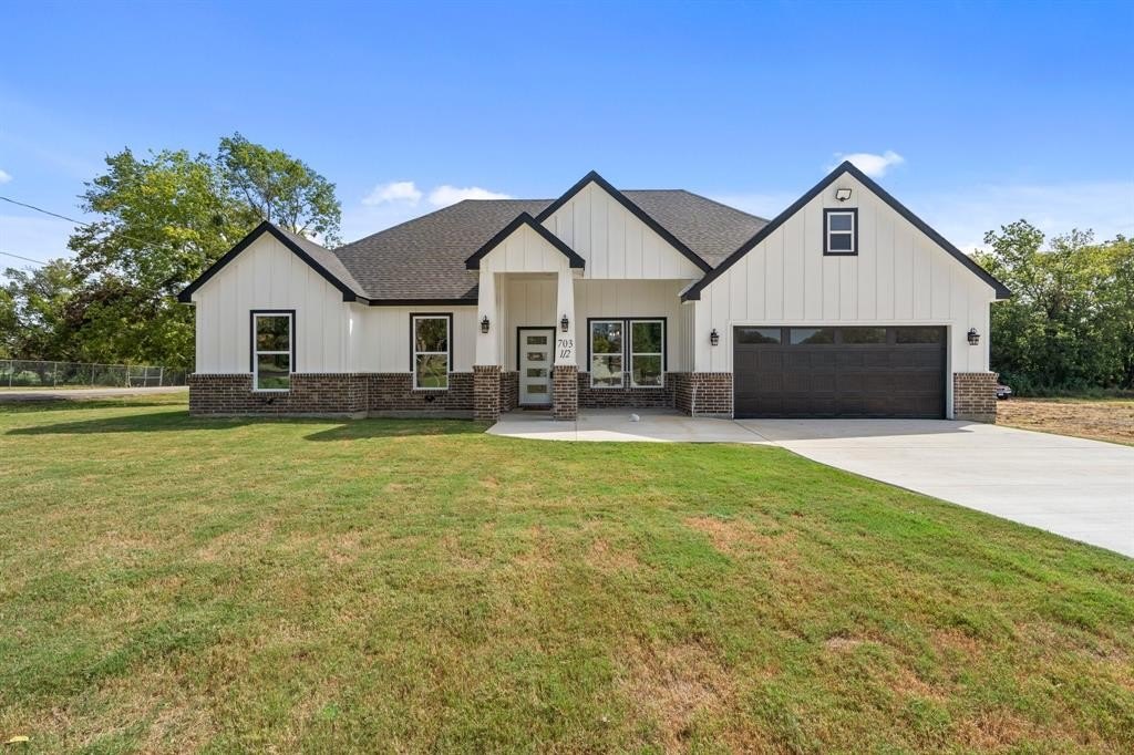 703 1/2 N Elm Street, Kemp, TX 75143, 4 Bedrooms Bedrooms, ,2 BathroomsBathrooms,Residential,For Sale,703 1/2 N Elm Street,20788003
