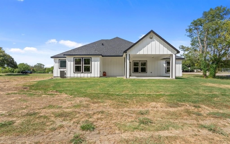 703 1/2 N Elm Street, Kemp, TX 75143, 4 Bedrooms Bedrooms, ,2 BathroomsBathrooms,Residential,For Sale,703 1/2 N Elm Street,20788003