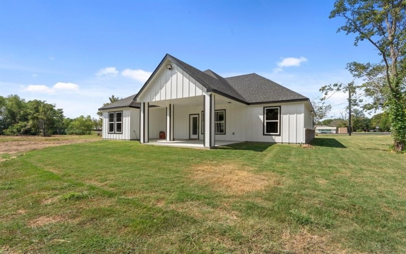 703 1/2 N Elm Street, Kemp, TX 75143, 4 Bedrooms Bedrooms, ,2 BathroomsBathrooms,Residential,For Sale,703 1/2 N Elm Street,20788003