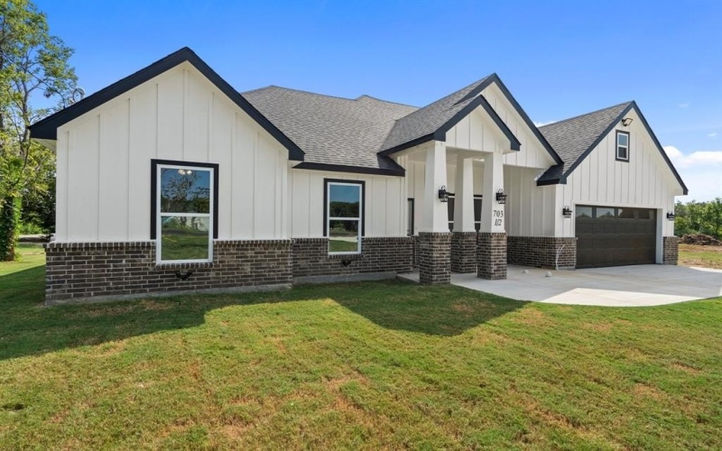 703 1/2 N Elm Street, Kemp, TX 75143, 4 Bedrooms Bedrooms, ,2 BathroomsBathrooms,Residential,For Sale,703 1/2 N Elm Street,20788003