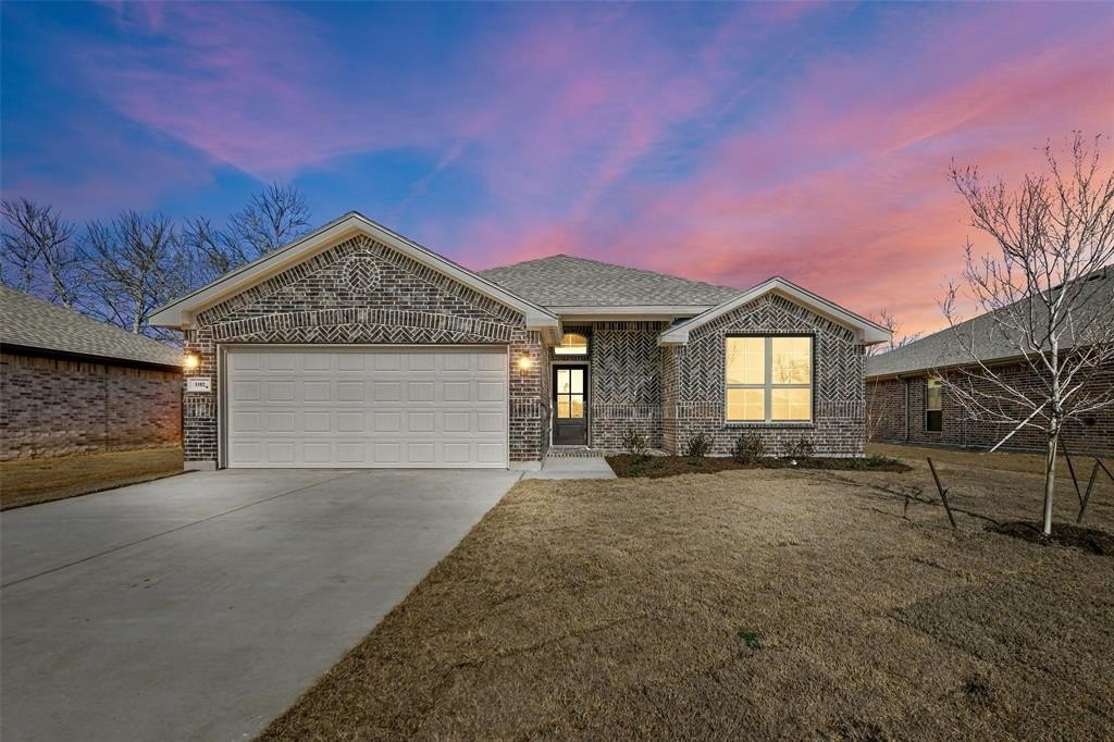 1102 Holly Street, Cleburne, TX 76033, 3 Bedrooms Bedrooms, ,2 BathroomsBathrooms,Residential,For Sale,1102 Holly Street,20788314