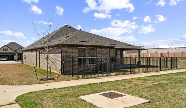 1921 Vittoria Lane, Little Elm, TX 75068, 2 Bedrooms Bedrooms, ,2 BathroomsBathrooms,Residential,For Sale,1921 Vittoria Lane,20796308