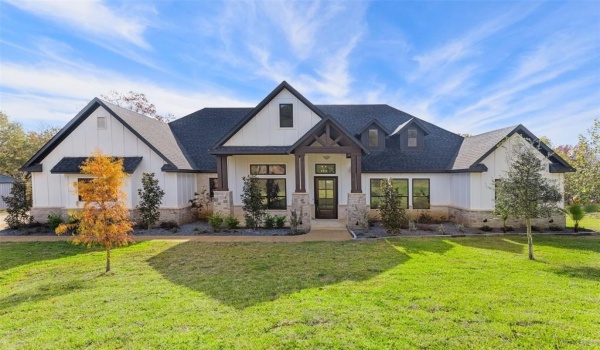 16229 COUNTY ROAD 452, Lindale, TX 75771, 4 Bedrooms Bedrooms, ,3 BathroomsBathrooms,Residential,For Sale,16229 COUNTY ROAD 452,20792596