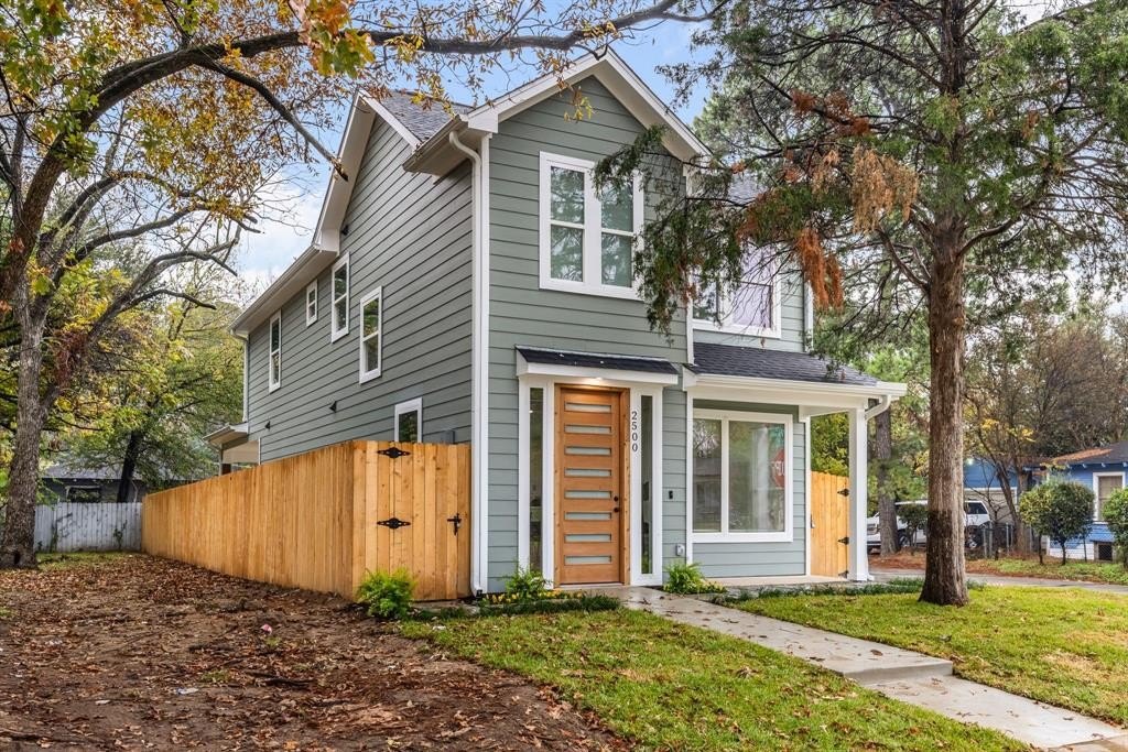 2500 LOWERY Street, Dallas, TX 75215, 3 Habitaciones Habitaciones , ,2 BañosBaños,Residential,En Venta,2500 LOWERY Street,20793069