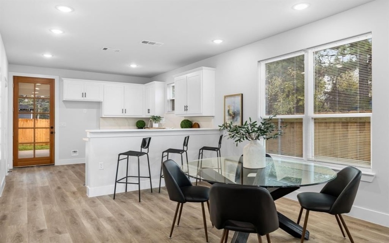 2500 LOWERY Street, Dallas, TX 75215, 3 Habitaciones Habitaciones , ,2 BañosBaños,Residential,En Venta,2500 LOWERY Street,20793069