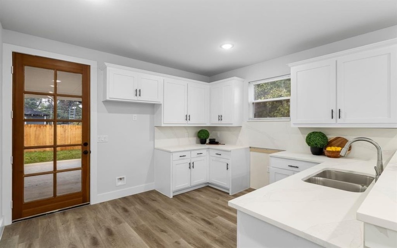 2500 LOWERY Street, Dallas, TX 75215, 3 Habitaciones Habitaciones , ,2 BañosBaños,Residential,En Venta,2500 LOWERY Street,20793069