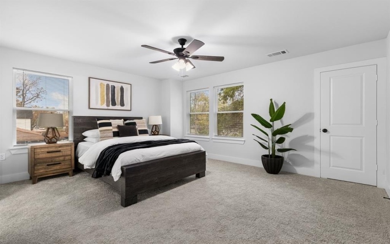 2500 LOWERY Street, Dallas, TX 75215, 3 Habitaciones Habitaciones , ,2 BañosBaños,Residential,En Venta,2500 LOWERY Street,20793069