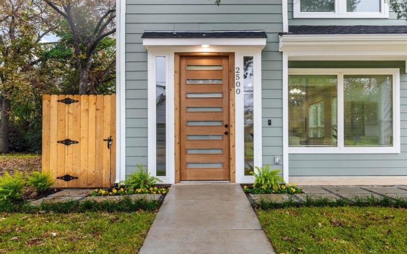 2500 LOWERY Street, Dallas, TX 75215, 3 Habitaciones Habitaciones , ,2 BañosBaños,Residential,En Venta,2500 LOWERY Street,20793069