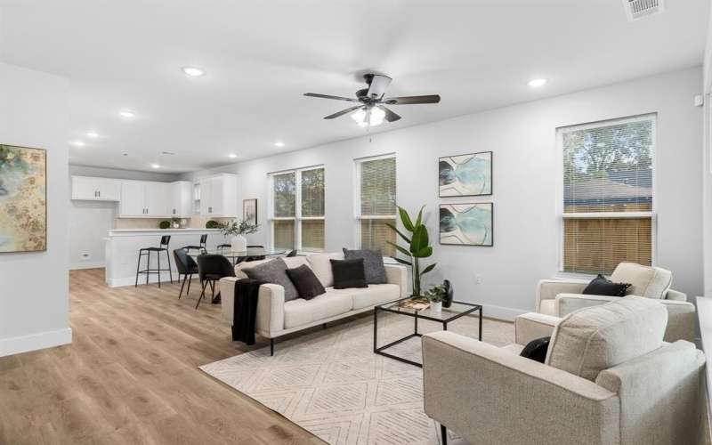 2500 LOWERY Street, Dallas, TX 75215, 3 Habitaciones Habitaciones , ,2 BañosBaños,Residential,En Venta,2500 LOWERY Street,20793069
