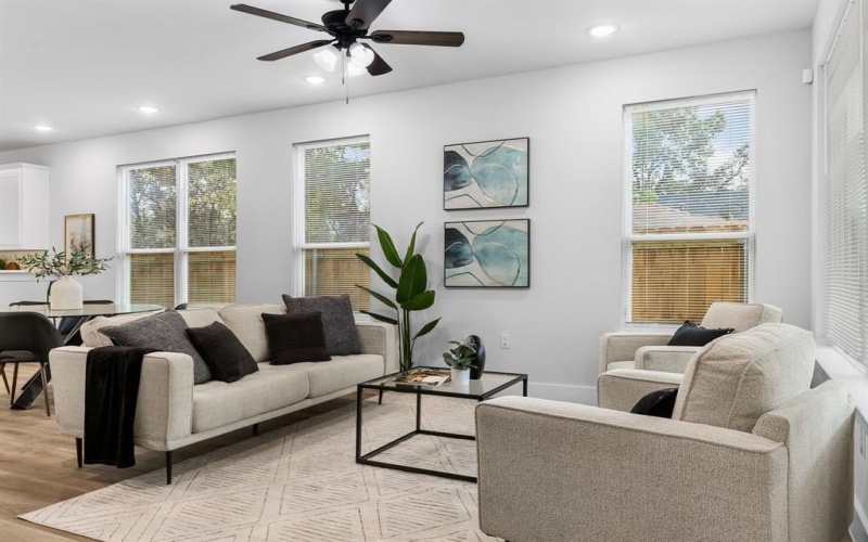 2500 LOWERY Street, Dallas, TX 75215, 3 Habitaciones Habitaciones , ,2 BañosBaños,Residential,En Venta,2500 LOWERY Street,20793069