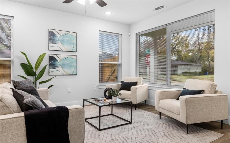 2500 LOWERY Street, Dallas, TX 75215, 3 Habitaciones Habitaciones , ,2 BañosBaños,Residential,En Venta,2500 LOWERY Street,20793069