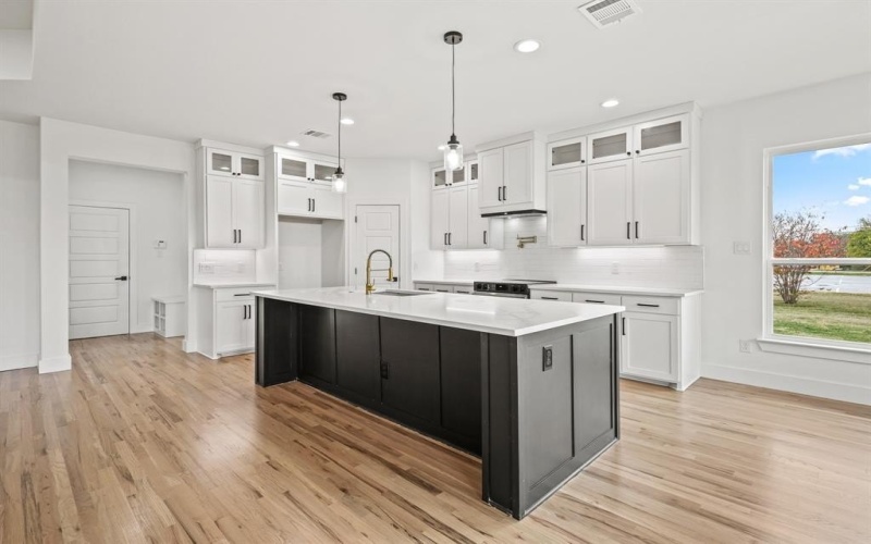 305 Highland Avenue, Red Oak, TX 75154, 4 Habitaciones Habitaciones , ,2 BañosBaños,Residential,En Venta,305 Highland Avenue,20793131