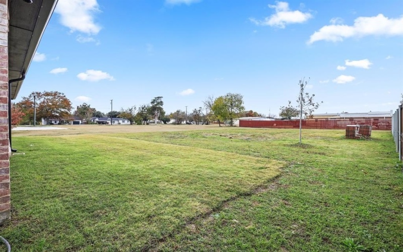 305 Highland Avenue, Red Oak, TX 75154, 4 Habitaciones Habitaciones , ,2 BañosBaños,Residential,En Venta,305 Highland Avenue,20793131