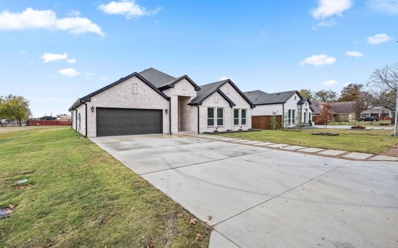 305 Highland Avenue, Red Oak, TX 75154, 4 Habitaciones Habitaciones , ,2 BañosBaños,Residential,En Venta,305 Highland Avenue,20793131