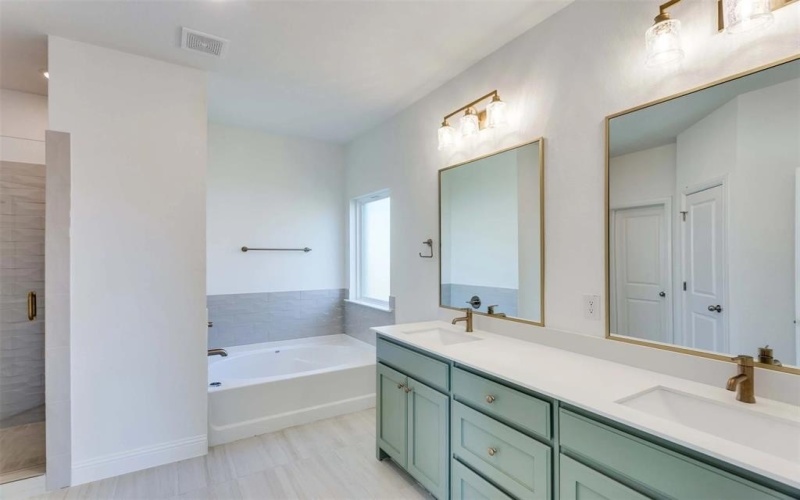 317 W Paddock, Willow Park, TX 76087, 4 Bedrooms Bedrooms, ,3 BathroomsBathrooms,Residential,For Sale,317 W Paddock,20793373
