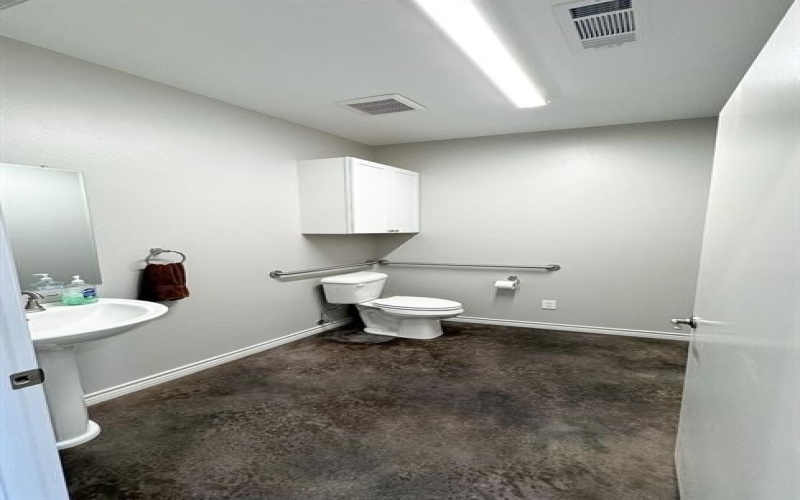 201 Industrial Street Highway, Bonham, TX 75418, ,Commercial Sale,En Venta,201 Industrial Street Highway,20793630