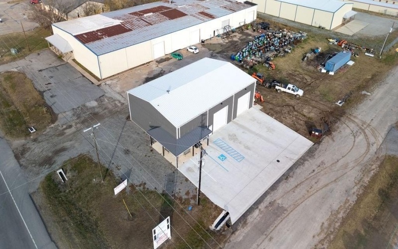 201 Industrial Street Highway, Bonham, TX 75418, ,Commercial Sale,En Venta,201 Industrial Street Highway,20793630