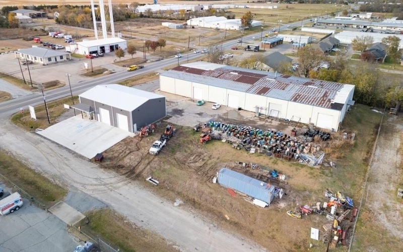 201 Industrial Street Highway, Bonham, TX 75418, ,Commercial Sale,En Venta,201 Industrial Street Highway,20793630