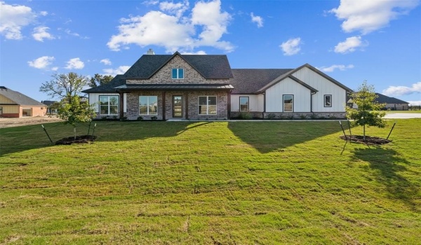 615 Gatlin Pass, Azle, TX 76020, 3 Bedrooms Bedrooms, ,2 BathroomsBathrooms,Residential,For Sale,615 Gatlin Pass,20794147