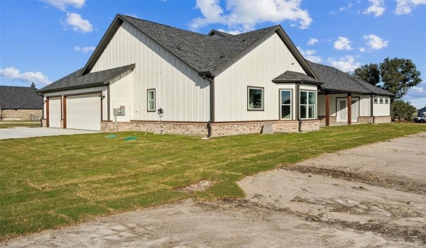 615 Gatlin Pass, Azle, TX 76020, 3 Bedrooms Bedrooms, ,2 BathroomsBathrooms,Residential,For Sale,615 Gatlin Pass,20794147
