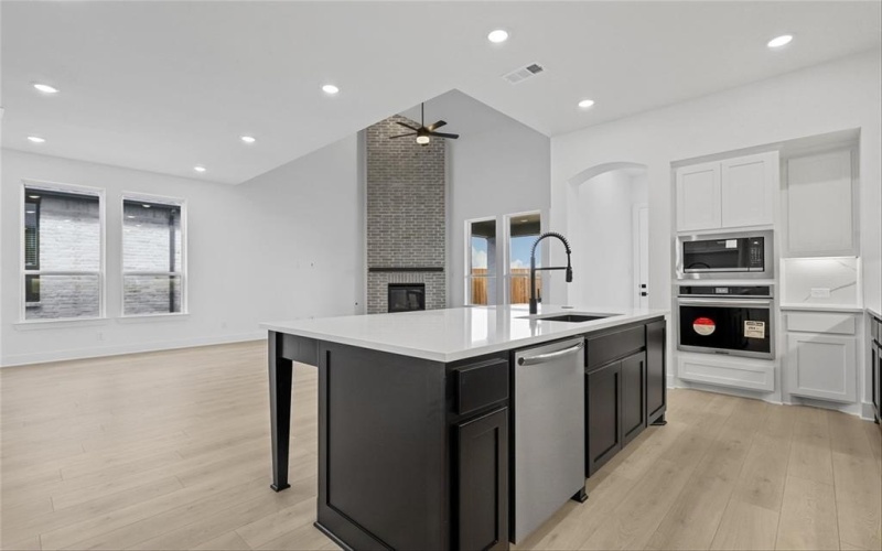 16444 Hemlock Tree Drive, Fort Worth, TX 76247, 4 Bedrooms Bedrooms, ,5 BathroomsBathrooms,Residential,For Sale,16444 Hemlock Tree Drive,20789493