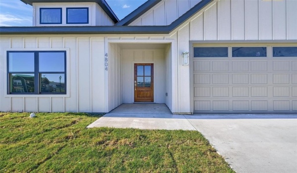 4804 Dry Creek Road, Sherman, TX 75092, 3 Bedrooms Bedrooms, ,2 BathroomsBathrooms,Residential,For Sale,4804 Dry Creek Road,20789553