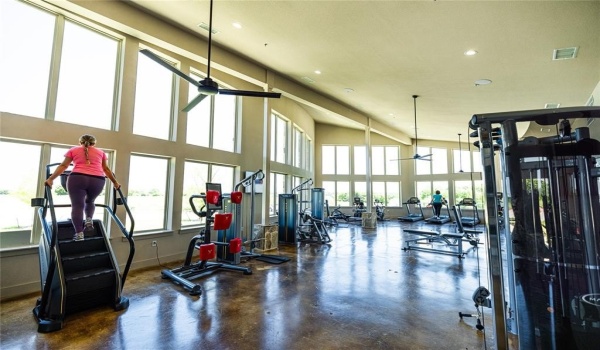 2109 Valencia Drive, Little Elm, TX 75068, 4 Bedrooms Bedrooms, ,3 BathroomsBathrooms,Residential,For Sale,2109 Valencia Drive,20789666