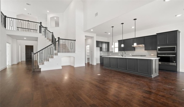 2109 Valencia Drive, Little Elm, TX 75068, 4 Bedrooms Bedrooms, ,3 BathroomsBathrooms,Residential,For Sale,2109 Valencia Drive,20789666
