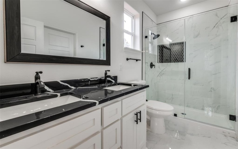5610 Black Pine Circle, Granbury, TX 76048, 3 Bedrooms Bedrooms, ,2 BathroomsBathrooms,Residential,For Sale,5610 Black Pine Circle,20794562