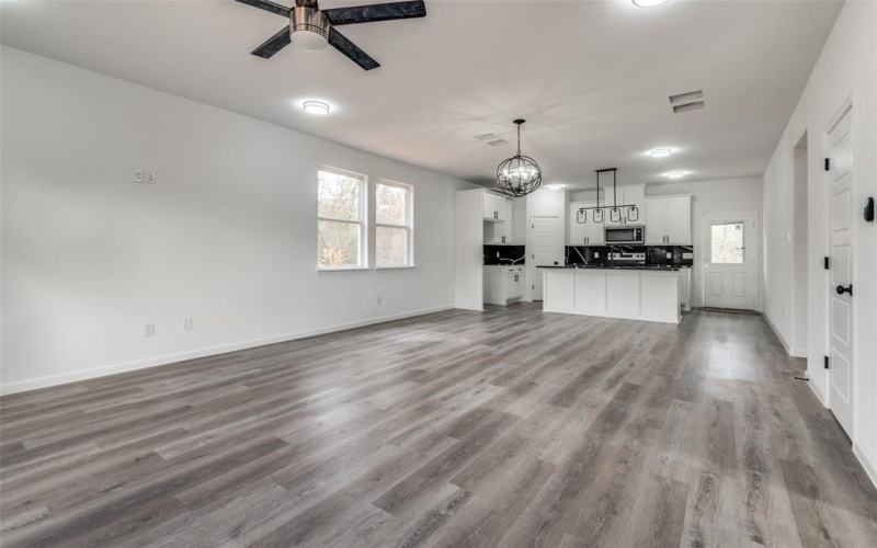 5610 Black Pine Circle, Granbury, TX 76048, 3 Bedrooms Bedrooms, ,2 BathroomsBathrooms,Residential,For Sale,5610 Black Pine Circle,20794562