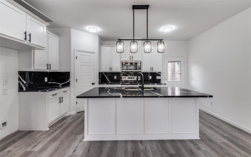 5610 Black Pine Circle, Granbury, TX 76048, 3 Bedrooms Bedrooms, ,2 BathroomsBathrooms,Residential,For Sale,5610 Black Pine Circle,20794562