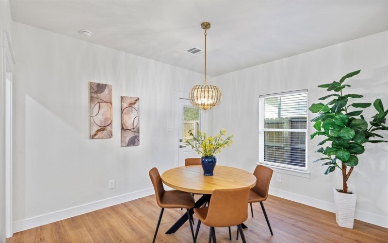 1724 S Hughes Avenue, Fort Worth, TX 76105, 4 Bedrooms Bedrooms, ,3 BathroomsBathrooms,Residential,For Sale,1724 S Hughes Avenue,20789924