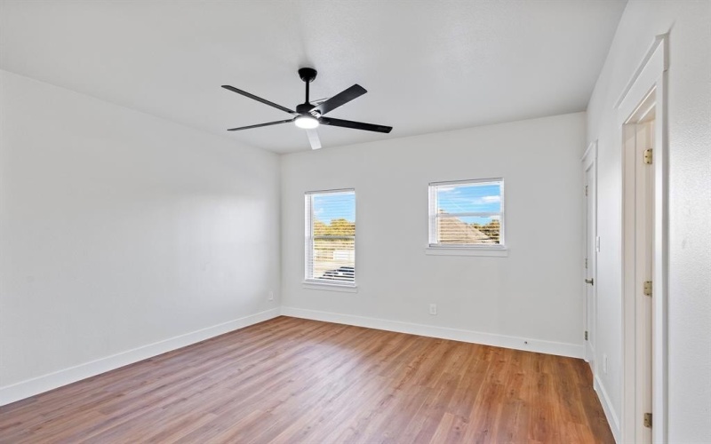 1724 S Hughes Avenue, Fort Worth, TX 76105, 4 Bedrooms Bedrooms, ,3 BathroomsBathrooms,Residential,For Sale,1724 S Hughes Avenue,20789924