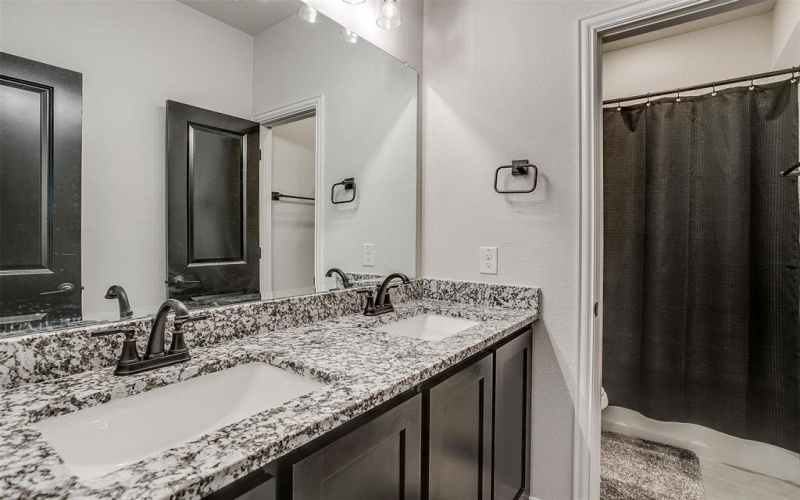 5214 Rowlan Row, Midlothian, TX 76065, 4 Bedrooms Bedrooms, ,2 BathroomsBathrooms,Residential,For Sale,5214 Rowlan Row,20790192