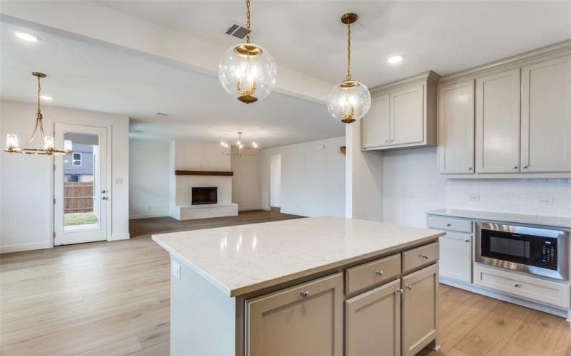 800 E Jockey, Willow Park, TX 76087, 4 Bedrooms Bedrooms, ,3 BathroomsBathrooms,Residential,For Sale,800 E Jockey,20794745