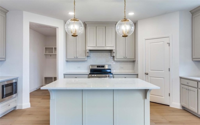 800 E Jockey, Willow Park, TX 76087, 4 Bedrooms Bedrooms, ,3 BathroomsBathrooms,Residential,For Sale,800 E Jockey,20794745