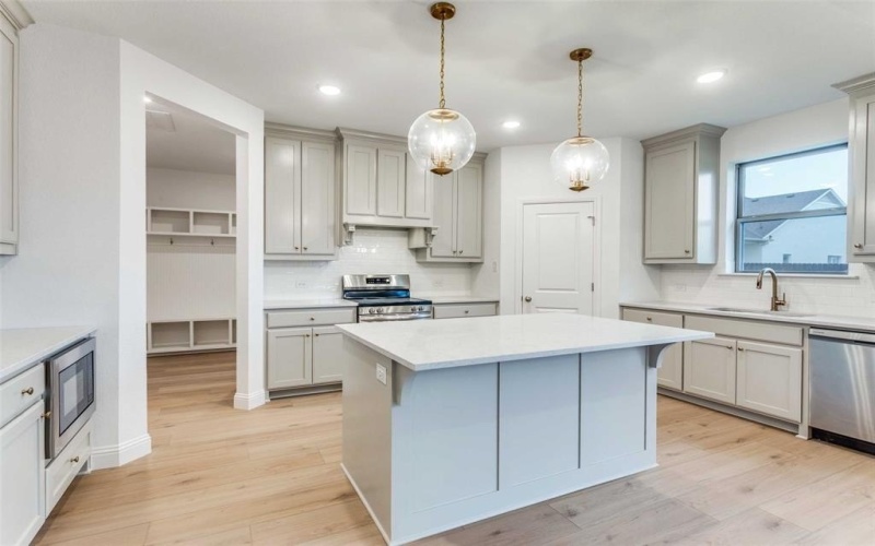 800 E Jockey, Willow Park, TX 76087, 4 Bedrooms Bedrooms, ,3 BathroomsBathrooms,Residential,For Sale,800 E Jockey,20794745