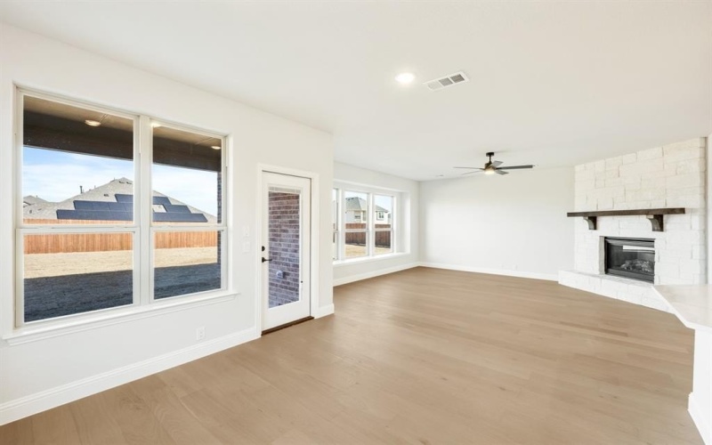 145 Fireberry Drive, Glenn Heights, TX 75154, 5 Habitaciones Habitaciones , ,5 BañosBaños,Residential,En Venta,145 Fireberry Drive,20794866