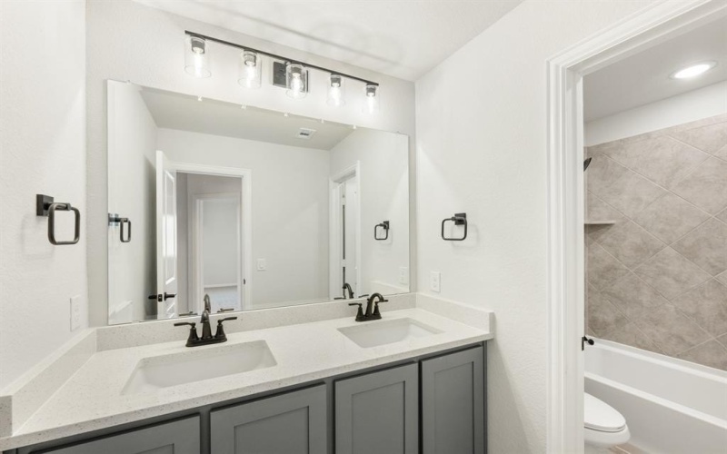 145 Fireberry Drive, Glenn Heights, TX 75154, 5 Habitaciones Habitaciones , ,5 BañosBaños,Residential,En Venta,145 Fireberry Drive,20794866