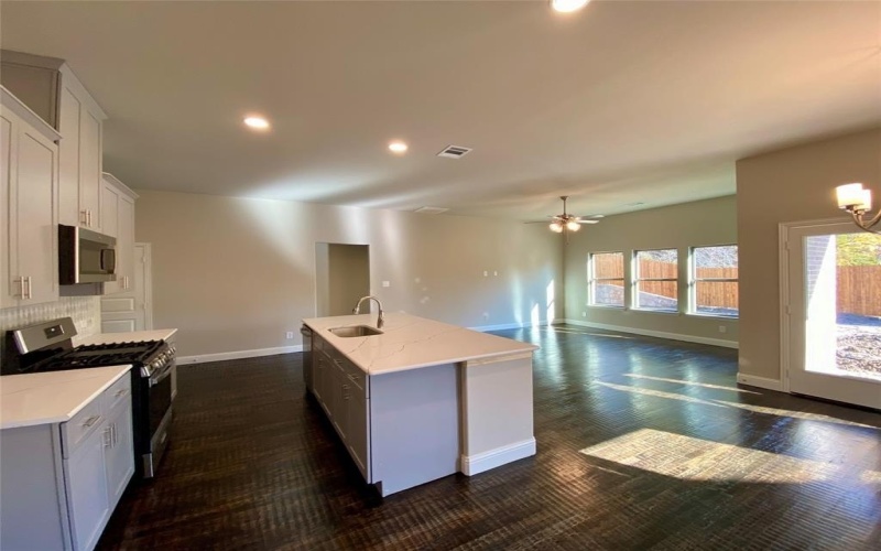 335 Cherbury Lane, Greenville, TX 75401, 4 Habitaciones Habitaciones , ,3 BañosBaños,Residential,En Venta,335 Cherbury Lane,20794928
