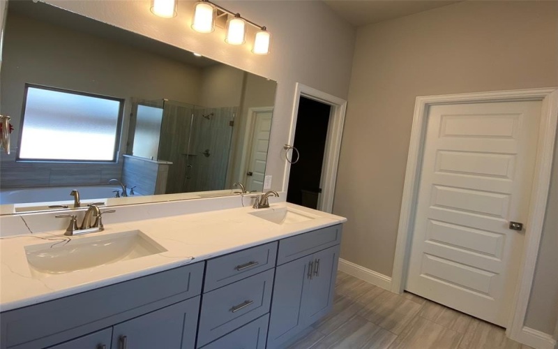335 Cherbury Lane, Greenville, TX 75401, 4 Habitaciones Habitaciones , ,3 BañosBaños,Residential,En Venta,335 Cherbury Lane,20794928
