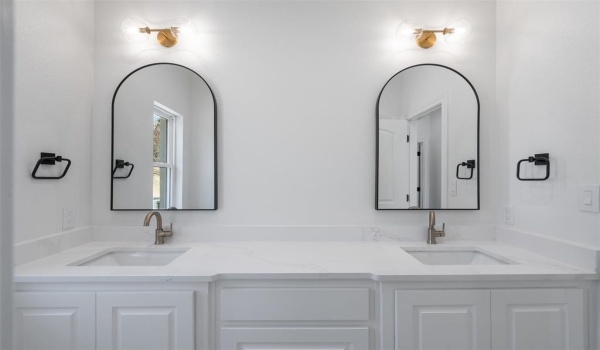 305 Glade Valley Road, Azle, TX 76020, 4 Bedrooms Bedrooms, ,2 BathroomsBathrooms,Residential,For Sale,305 Glade Valley Road,20791007