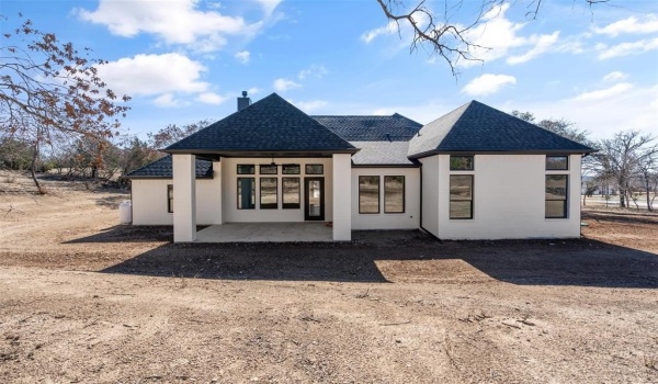 305 Glade Valley Road, Azle, TX 76020, 4 Bedrooms Bedrooms, ,2 BathroomsBathrooms,Residential,For Sale,305 Glade Valley Road,20791007