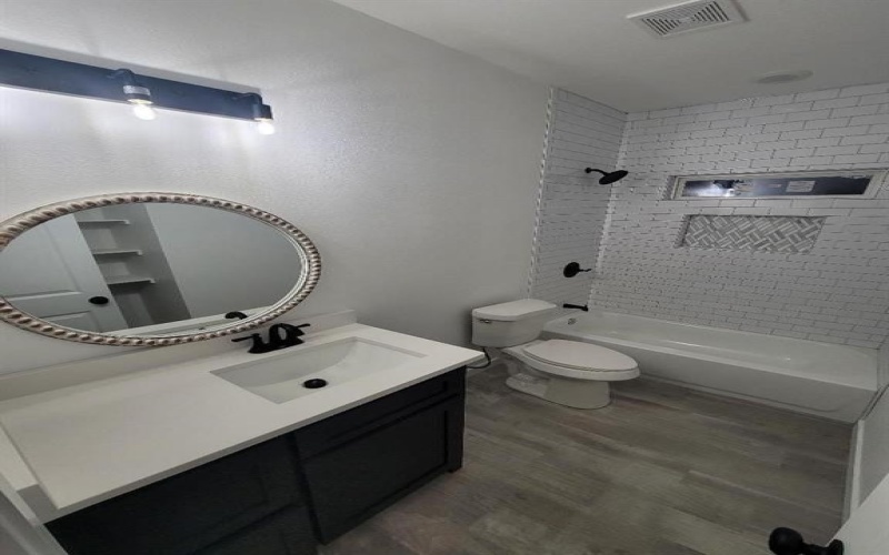 1313 E Powell Avenue, Fort Worth, TX 76104, 3 Bedrooms Bedrooms, ,2 BathroomsBathrooms,Residential,For Sale,1313 E Powell Avenue,20795329
