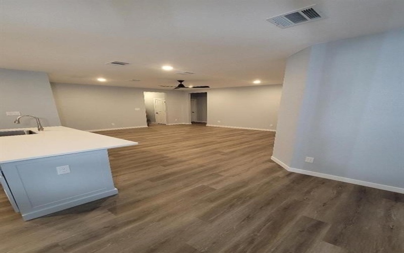 1313 E Powell Avenue, Fort Worth, TX 76104, 3 Bedrooms Bedrooms, ,2 BathroomsBathrooms,Residential,For Sale,1313 E Powell Avenue,20795329