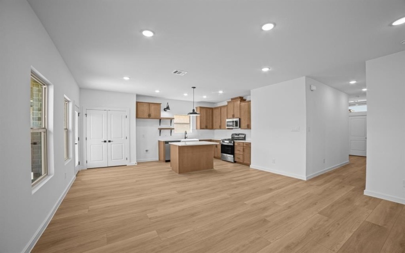 1229 Eagle Mountain Drive, Dallas, TX 75253, 3 Habitaciones Habitaciones , ,2 BañosBaños,Residential,En Venta,1229 Eagle Mountain Drive,20795686