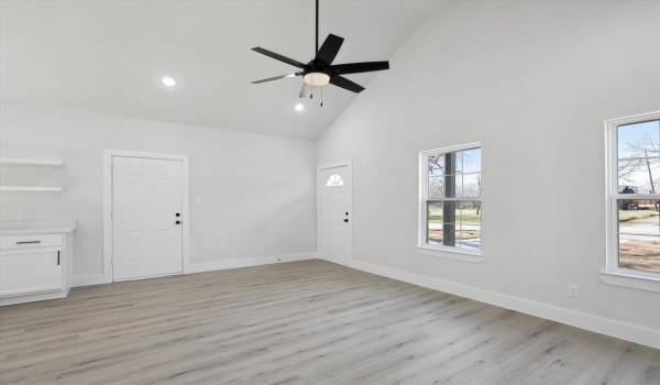 215 Sycamore Street, Hillsboro, TX 76645, 2 Bedrooms Bedrooms, ,2 BathroomsBathrooms,Residential,For Sale,215 Sycamore Street,20791495